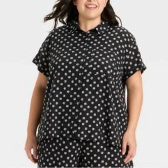 Ava & Viv Tops - 🎯60% OFF! Ava & Viv Woman’s Black and White Linen Blend Seashell Pattern